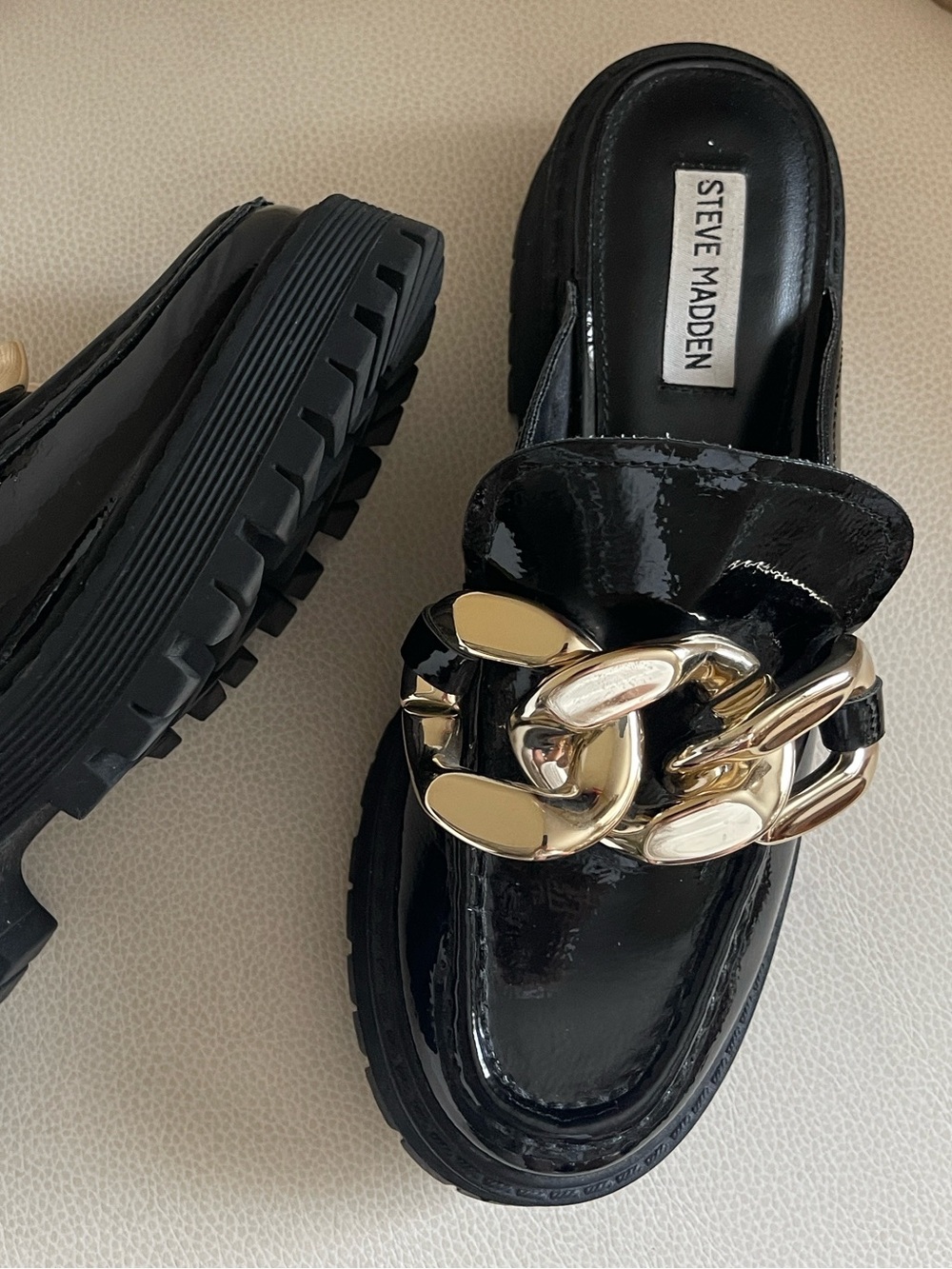 Steve Madden Black Patent Chunky Mule with Gold Chain